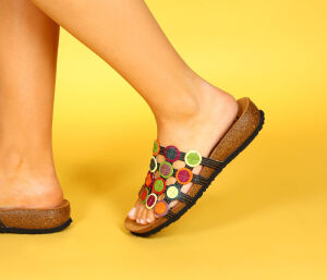 Think Pantoletten bunt Julia schwarz/multicolour 247-0000...