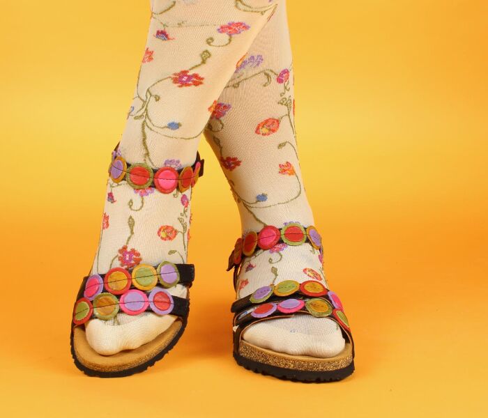 think sandalette schwarz koak schwarz/kombi 322-0000 fussbett: lederbezogene nicht wechselbare kork-latex-bettung (pflanzlich gegerbt) mit auftrittsdämpfung kalbsleder pflanzlich  gegerbt - nicht gefärbt 20 mm keil-absatz in der bettung sehr funktionelle sandaletten mit 3 klettverschlüssen für besten sitz. die mit runden lederapplikationen besetzten riemchen geben individuellen halt und wirken optisch schmäler.