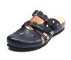 think clogs blau julia navy/kombi 121-8010 fussbett: lederbezogene nicht wechselbare kork-latex-bettung (pflanzlich gegerbt) kalbsleder pflanzlich  gegerbt - nicht gefärbt 15 mm keil-absatz ganz neuer, wunderschön luftiger sommer-clogs mit pfiffiger riemchen-lösung und kombination aus 2 klett-riemchen und 1 mit gummizug vernähtem riemchen geben festen halt und perfekte verstell-möglichkeit.