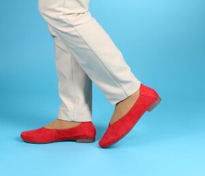 Think Ballerinas rot Gaudi fire 733-5000 - GDI 37