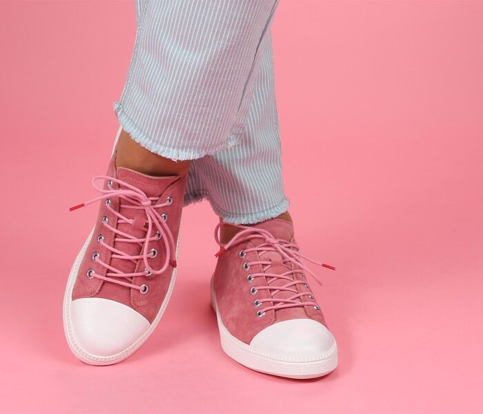 think sneaker rot turna candy/kombi 559-5010 fussbett: lederbezogene wechselbare kork-latex-bettung (pflanzlich gegerbt) kalbsleder pflanzlich  gegerbt - nicht gefärbt ohne absatz langschnürer mit weichem fersenpolster und besonders elastischer schalen-sohle. durch die lange schnürung bestens anzupassen.