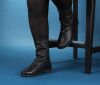 think stiefeletten schwarz agrat schwarz 615-0010 fussbett: leder-bezogene wechselbare kork-latex-bettung (pflanzlich gegerbt) mit besonderer auftritt-d&auml;mpfung im ballenbereich lederfutter - vegetabil gegerbt und ungef&auml;rbt 10 mm comfort-absatz smarte stiefelette mit schafth&ouml;he von ca. 19 cm mit zipper an der fersenpartie. kleiner gummizug am oberen schaftrand an der innenseite sowie nahtfreie ballenpartie f&uuml;r maximalen comfort