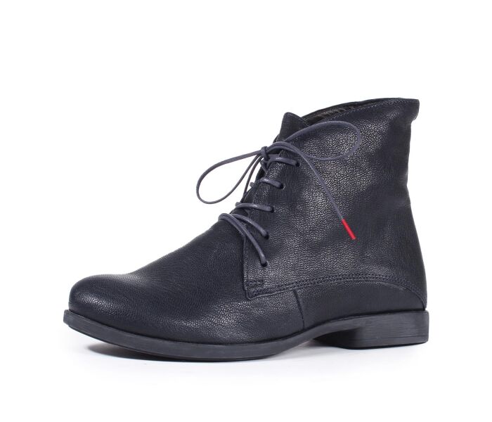 think stiefeletten schwarz agrat schwarz 846-0000 fussbett: textilfilzbezogene wechselbare kork-latex-bettung weicher textil-filz aus 75 % wolle, 5 % cashmere und 20 % polyamid 10 mm comfort-absatz feine kn&ouml;chelbedeckende booties mit weiter funktionaler schn&uuml;rung. geben dem fuss raum und bieten eine nahtfreie vorderpartie.schafth&ouml;he ca. 12 cm