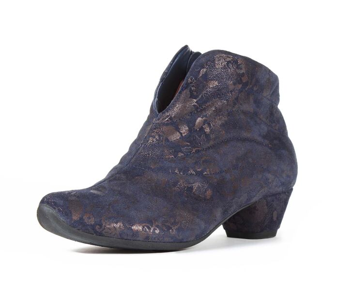 think stiefeletten blau aida navy 686-8010 fussbett: leder-bezogene wechselbare kork-latex-bettung (pflanzlich gegerbt) lederfutter - vegetabil gegerbt und ungefärbt neuer 35 mm absatz mit weicherem auftritt ganz feine schnür-stiefelette mit durchgehender funktionsschnürung für beste passform, eigentlich auch schon ein klassiker von think!