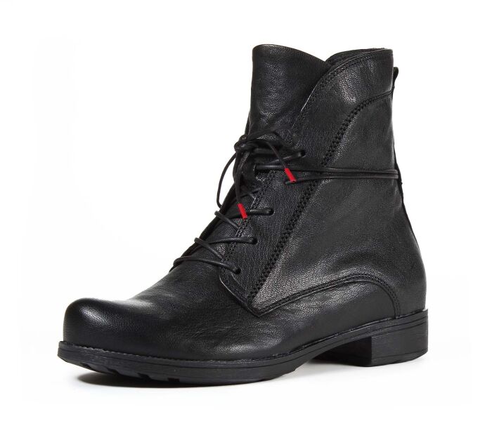 think stiefeletten schwarz denk schwarz 152-0000 fussbett: textilfilz-bezogene wechselbare kork-latex-bettung (pflanzlich gegerbt) weicher textil-filz aus 75 % wolle, 5 % cashmere und 20 % polyamid 10 mm absatz auf vielfachen wunsch wieder da: klassisch geschnittener schnür-bootie mit stabiler 4-loch-schnürung, seitlichem reissverschluss und textilfutter für kühlere tage.