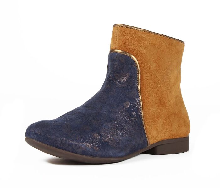 think stiefeletten blau guad-2 marine/kombi 866-8000 fussbett: lederbezogene wechselbare kork-latex-bettung (pflanzlich gegerbt) leder pflanzlich  gegerbt 10 mm absatz west-end booties mit dekorativ betonter vorderkappe. seitlicher zipper. aber keine verstellm&ouml;glichkeit. der hohe schaftrand birgt sportive und formelle kombinationsm&ouml;glichkeiten f&uuml;r rock, kleid oder hose.