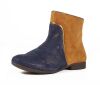 think stiefeletten blau guad-2 marine/kombi 866-8000 fussbett: lederbezogene wechselbare kork-latex-bettung (pflanzlich gegerbt) leder pflanzlich  gegerbt 10 mm absatz west-end booties mit dekorativ betonter vorderkappe. seitlicher zipper. aber keine verstellm&ouml;glichkeit. der hohe schaftrand birgt sportive und formelle kombinationsm&ouml;glichkeiten f&uuml;r rock, kleid oder hose.