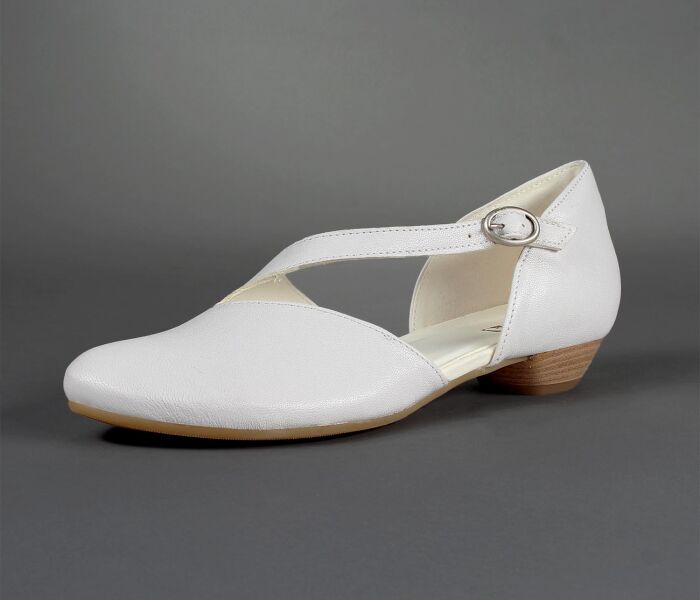 think pumps weiss grace bianco 920-1000 fussbett: lederbezogene nicht wechselbare kork-latex-bettung (pflanzlich gegerbt) kalbsleder pflanzlich  gegerbt - nicht gef&auml;rbt 20 mm absatz wundersch&ouml;ner riemchen-pumps mit asymmetrisch angesetztem fristriemchen.