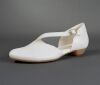 think pumps weiss grace bianco 920-1000 fussbett: lederbezogene nicht wechselbare kork-latex-bettung (pflanzlich gegerbt) kalbsleder pflanzlich  gegerbt - nicht gef&auml;rbt 20 mm absatz wundersch&ouml;ner riemchen-pumps mit asymmetrisch angesetztem fristriemchen.