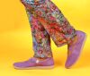 think slipper lila nature flieder 952-5010 fussbett: lederbezogene wechselbare kork-latex-bettung (pflanzlich gegerbt) lederfutter - vegetabil gegerbt und ungefärbt 10 mm keilabsatz in der sohle comfortabler slipper mit beliebter kreuzbandage für individuellen sitz