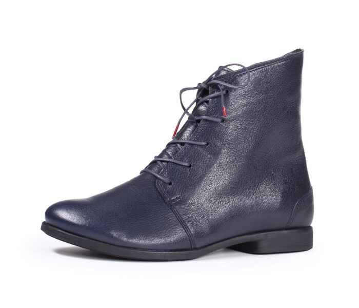 think stiefeletten blau agrat navy 1189-8000 fussbett: lederbezogene wechselbare kork-latex-bettung leder pflanzlich  gegerbt 10 mm comfort-absatz feine knöchelbedeckende booties mit seitlichem reissverschluss und funktionaler schnürung. geben dem fuss raum und bieten eine nahtfreie vorderpartie.schafthöhe ca. 14 cm