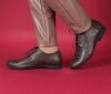 think schn&uuml;rschuhe braun guad-2 pepper 412-2050 fussbett: lederbezogene wechselbare kork-latex-bettung (pflanzlich gegerbt) lederfutter - vegetabil gegerbt und ungef&auml;rbt 10 mm absatz der beliebte 4-loch-schn&uuml;rer mit nahtfreier vorderpartie f&uuml;r bew&auml;hrten laufkomfort. jetzt in der neuen guad-2 ausf&uuml;hrung ohne zehenkappe f&uuml;r noch komfortableres fussgef&uuml;hl. ergreifend schlicht und un&uuml;bertroffen passend.