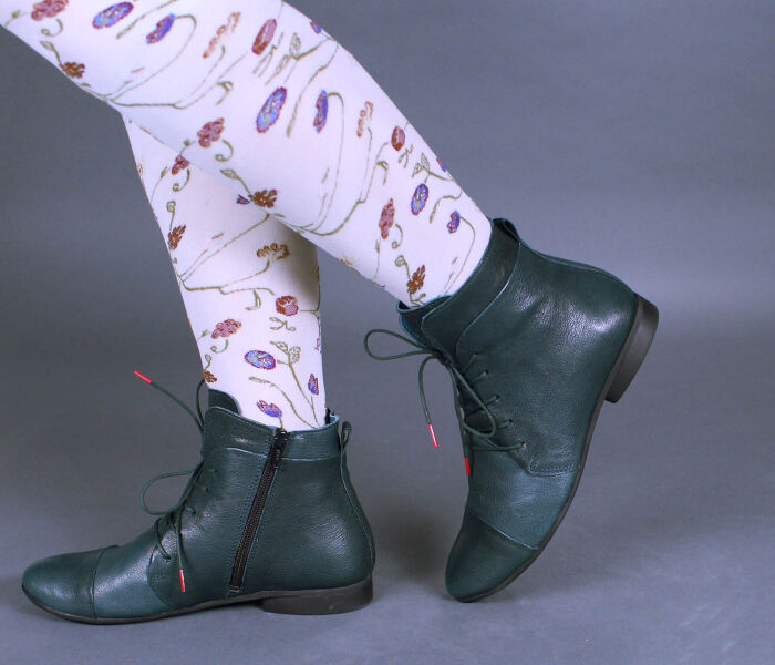 think stiefeletten gr&uuml;n guad-2 petrol 413-7010 fussbett: lederbezogene wechselbare kork-latex-bettung (pflanzlich gegerbt) lederfutter - vegetabil gegerbt und ungef&auml;rbt 10 mm absatz west-end booties mit dekorativ betonter vorderkappe. funktionsschn&uuml;rung und seitlicher reissverschluss sorgen f&uuml;r einfachen einstieg und bequemen halt. der hohe schaftrand birgt sportive und formelle kombinationsm&ouml;glichkeiten f&uuml;r rock, kleid oder hose.